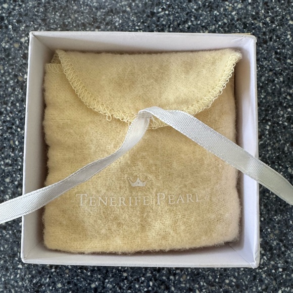 Elegant Fresh Water Pearl Silver Ring Size 8 - Picture 10 of 10